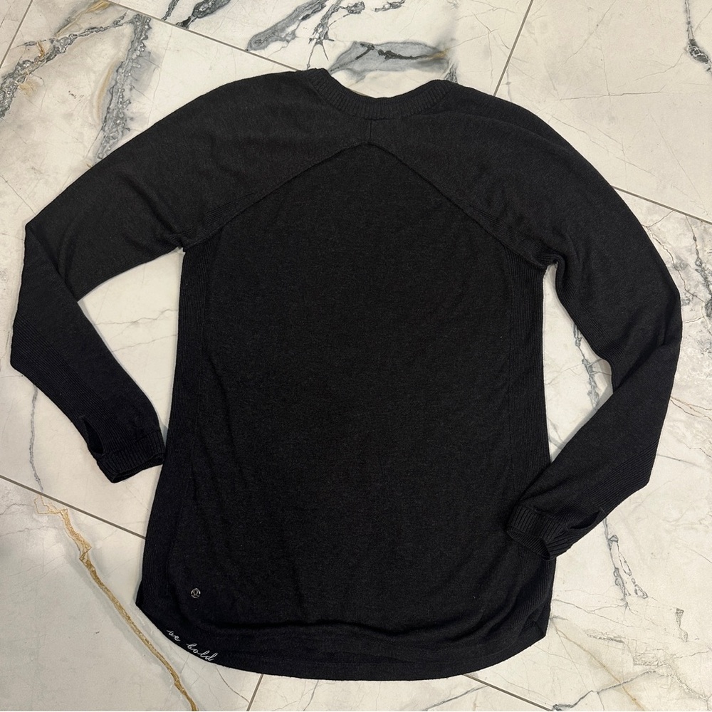 Lululemon | 8 | Black Knit Raglan Crew Neck Long Sleeve Thumbhole Top - Picture 3 of 10